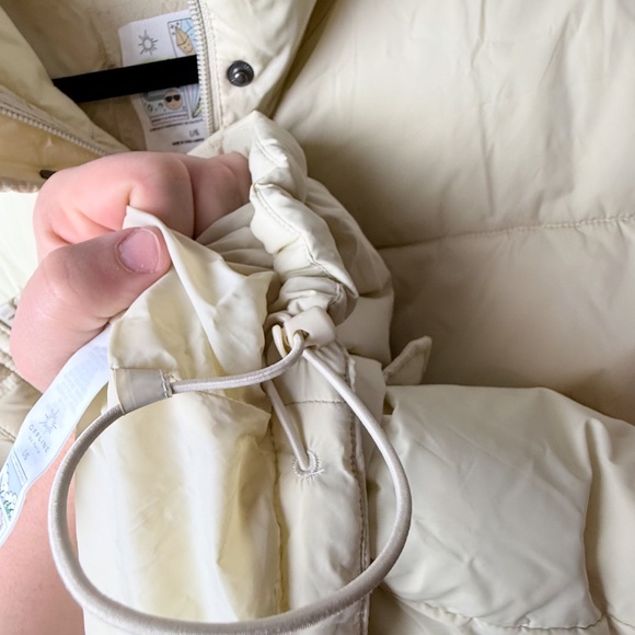 Aerie Offline Creme Athleisure Puffer Vest (F) - Picture 5 of 5